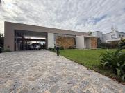 Casa 3 dormitorios en Barrio Cerrado Arturo Segui