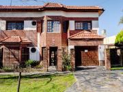CASA 3 DORMITORIOS EN VENTA EN GONNET CON COCHERA