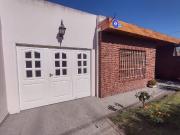Casa 3 dormitorios en venta en La Plata con jardín Casa 3 dormitorios en venta en La Plata con jardín