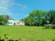 CASA 3 DORMITORIOS EN VENTA GORINA CON JARDÍN