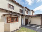 Casa 3 dormitorios en venta. Patio con parrillero Fisherton