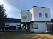 Casa 3 dormitorios, parque, pileta, lote de 700m2 Venta...