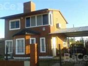 Casa 3 dormitorios Pileta Cochera Roldán