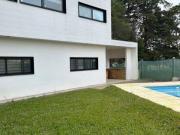 Casa 3 dormitorios, piscina. Venta Barrio San Jerónimo,...