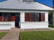 Casa 3 dormitórios, sala de estar e jantar, varanda,...