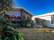 Casa 3 dormitórios, suíte, lareira, churrasqueira,...