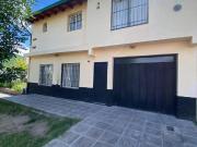 CASA 3 DORMITORIOS Y 2 departamentos