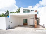 CASA 3 HABITACIONES, COCHERA TECHADA, RESIDENCIAL CORALES
