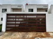 Casa 3 Habitaciones en Fraccionamiento las Américas, Mérida