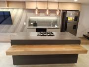 CASA 3 NIVELES REMODELADA!