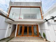 Casa 3 pisos Alquiler para oficinas Huanchaquito