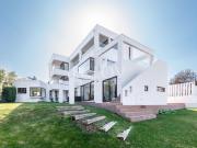 Casa 3 Pisos En San Carlos Apoquindo Con Piscina Y Vista