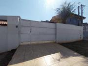 Casa com 3 quartos sendo 1 deles suíte + piscina