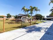 CASA/ 3 QUARTOS/ COZINHHA PLANEJADA/ GARAGEM 5 CARROS 61...