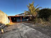 Casa 3 quartos na avenida principal Casa de Rua com 3...