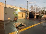 Casa 3 quartos sendo 1 suíte na Vila Brasília