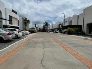 Casa 3 rec, estudio, cuarto empleada, en priv cerca...