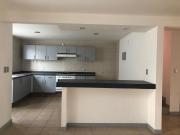 Casa 3 Recámaras en la Carcaña en fraccionamiento con...