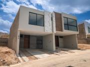 Casa 3 recámaras en venta en Zimaltá coto latemar 62
