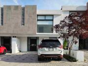 AMPLIA CASA 3 RECAMARAS ESTUDIO Y SALA TV