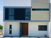 Casa 3 Recámaras y Roof Garden en Juriquilla Querétaro,...