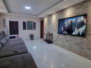 Casa 3 suítes e piscina no Parque Atheneu Casa de Rua...