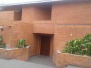 CASA 3dormitorios CON VISTA A LA LAGUNA, por remodelar