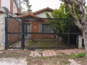 Casa 4 amb. con lote propio y gran fondo Quilmes
