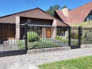 CASA 4 AMB EN ADROGUE CON QUINCHO,PILETA Y COCHERA