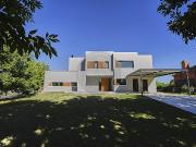Casa 4 ambientes a estrenar en venta en Barrio La...