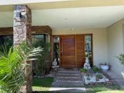 CASA 4 AMBIENTES BARRIO ARENAS DEL SUR