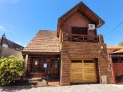 Casa 4 ambientes con 1 cochera en venta en Quilmes