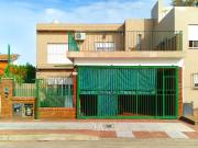 Casa 4 ambientes con cochera, parque y quincho, Berazategui