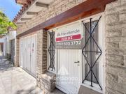 Casa 4 ambientes con cochera y patio en Nueva Pompeya...