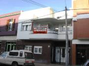 CASA 4 AMBIENTES CON DEPENDENCIA EN Z/PLAZA ROCHA