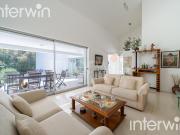 Casa 4 ambientes con jardin 2 Cocheras Saint Thomas Sur...