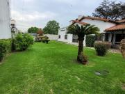 Casa 4 ambientes con parque y pileta morón