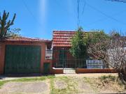 Casa 4 ambientes con patio y terraza a reciclar