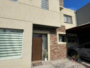 Casa 4 ambientes con pileta y jardín en venta en Ituzaingo