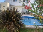 Casa 4 ambientes con piscina Moron
