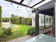 Casa 4 ambientes con piscina · Villa Primera