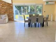 Casa 4 ambientes con terraza y doble cochera Barrio...