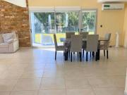 Casa 4 ambientes con terraza y doble cochera Barrio...