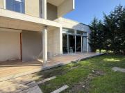 Casa 4 ambientes de corte moderno Reserva Golf de...