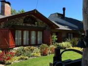 CASA 4 AMBIENTES EN LOTE PROPIO CON PILETA CLIMATIZADA