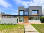 Casa 4 ambientes en VENTA Arenas del Sur