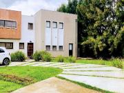 Casa 4 ambientes en venta Barrio Las Golondrinas