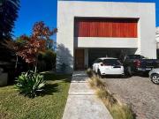 Casa 4 ambientes en venta Barrio Privado Los Troncos