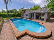 CASA 4 AMBIENTES EN VENTA EN LUJAN PILETA PARQUE