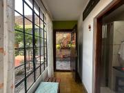 CASA 4 AMBIENTES RECICLADA EN BERNAL, PATIO, GALPON,...